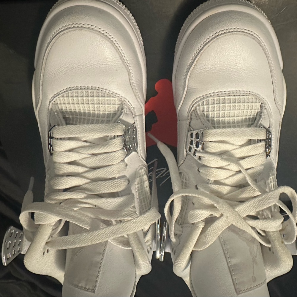 Air Jordan 4 Retro all white size 7.5